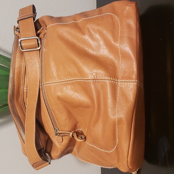 Banana Republic tan satchel bag. Never been worn however there are 2pen marks - Picture 2 of 6